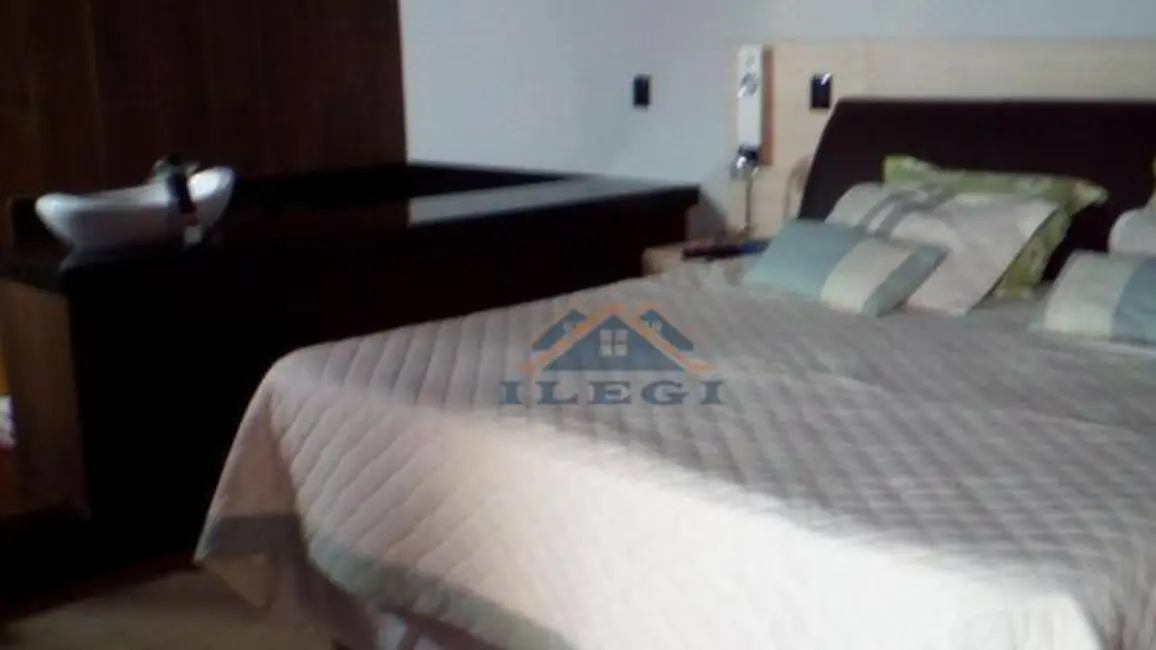 Casa de Condomínio com 3 quartos à venda, 250m2 em Valinhos - SP - imagem 5 Foto 5 de Casa de Condomínio com 3 quartos à venda, 250m2 em Valinhos - SP