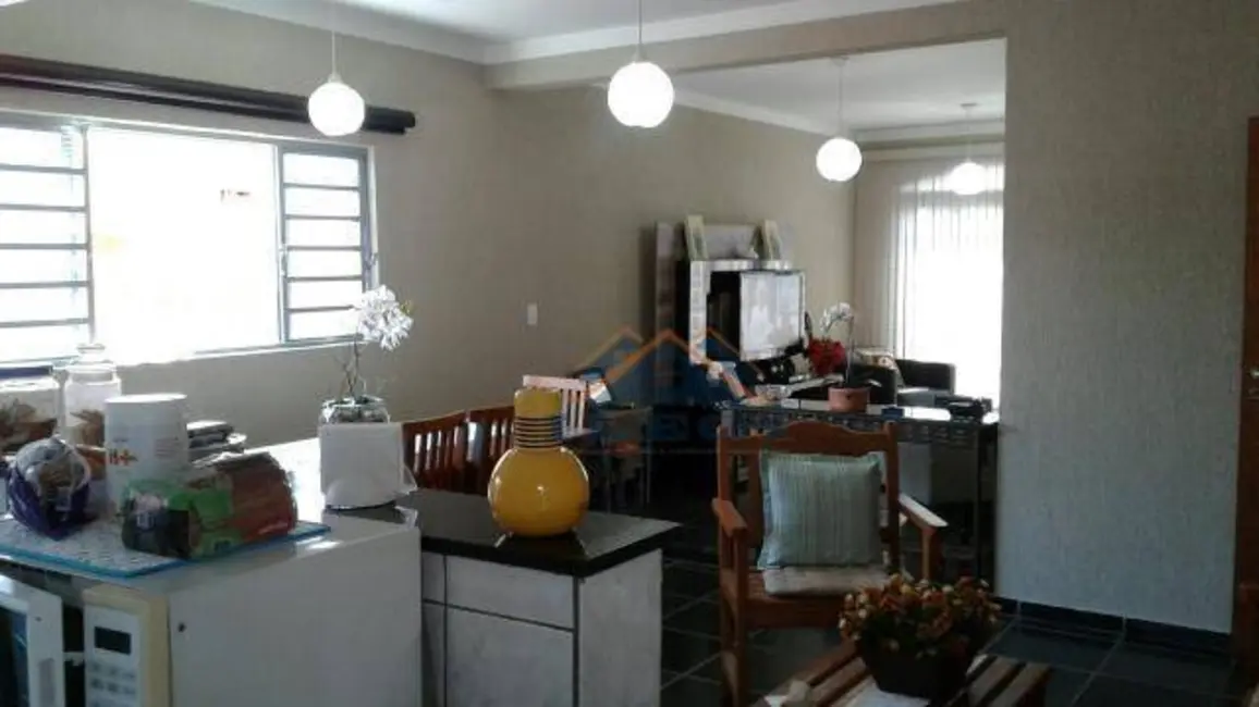 Casa com 3 quartos à venda, 230m2 em Vila São Sebastião, Valinhos - SP - imagem 9 Foto 9 de Casa com 3 quartos à venda, 230m2 em Vila São Sebastião, Valinhos - SP