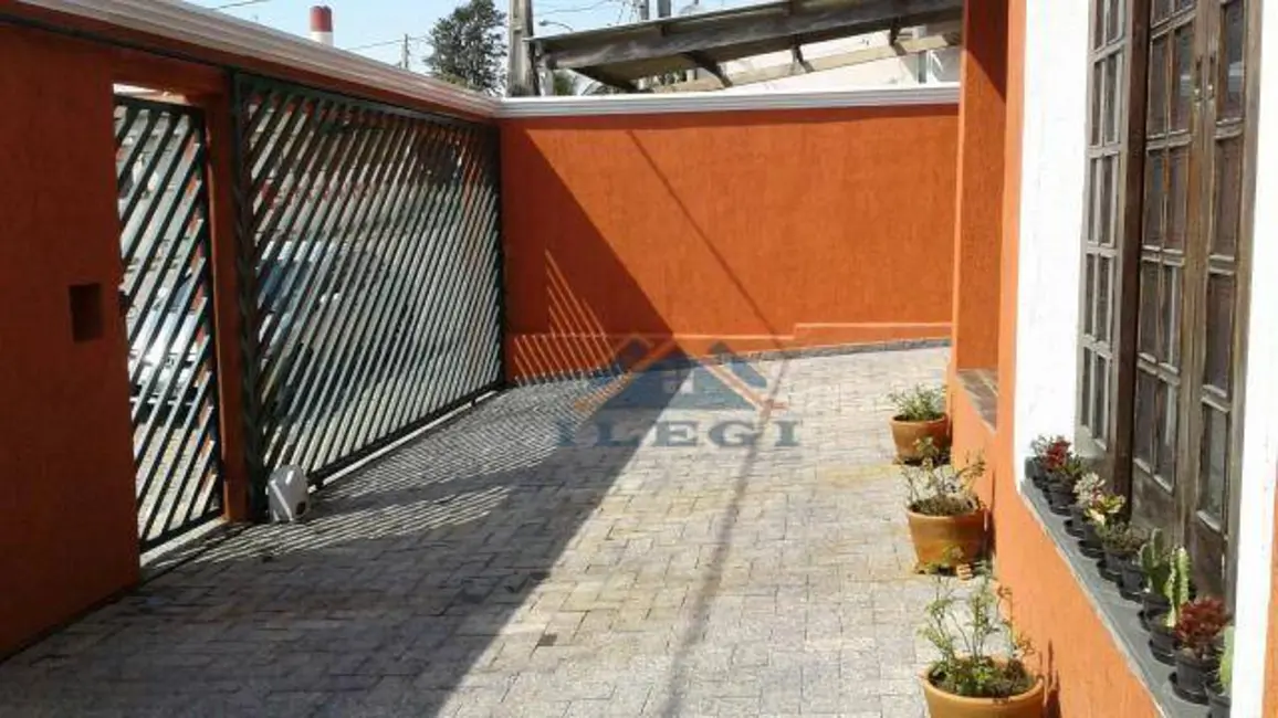 Casa com 3 quartos à venda, 230m2 em Vila São Sebastião, Valinhos - SP - imagem 3 Foto 3 de Casa com 3 quartos à venda, 230m2 em Vila São Sebastião, Valinhos - SP