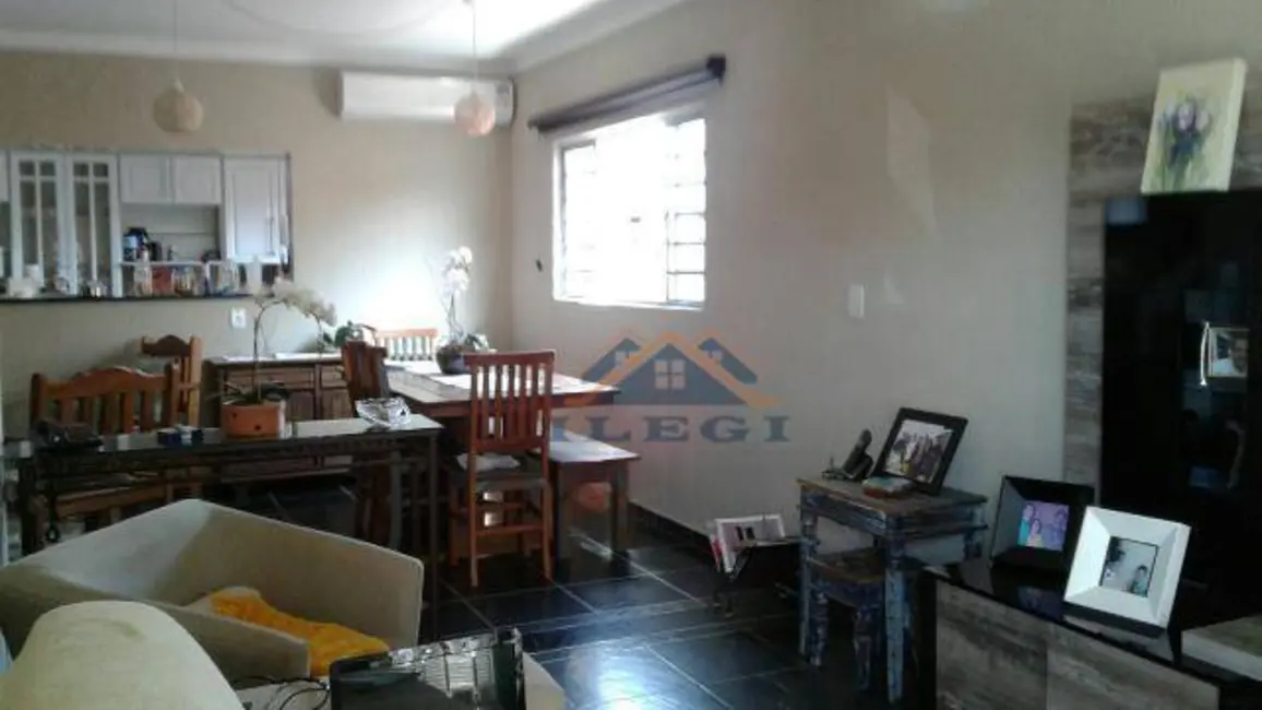 Casa com 3 quartos à venda, 230m2 em Vila São Sebastião, Valinhos - SP - imagem 7 Foto 7 de Casa com 3 quartos à venda, 230m2 em Vila São Sebastião, Valinhos - SP