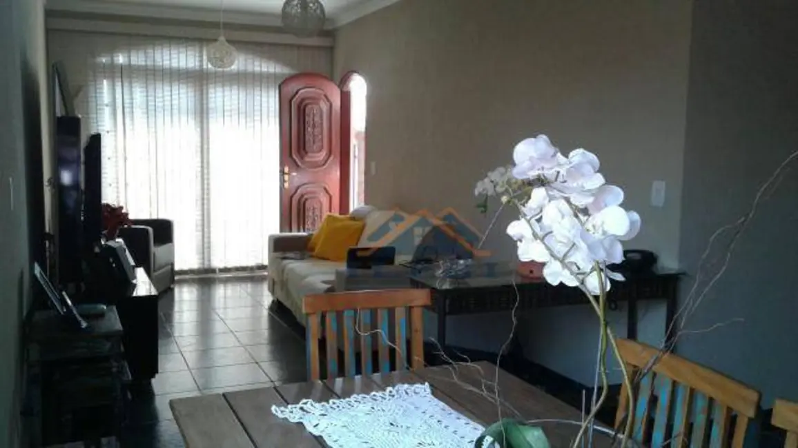 Casa com 3 quartos à venda, 230m2 em Vila São Sebastião, Valinhos - SP - imagem 6 Foto 6 de Casa com 3 quartos à venda, 230m2 em Vila São Sebastião, Valinhos - SP