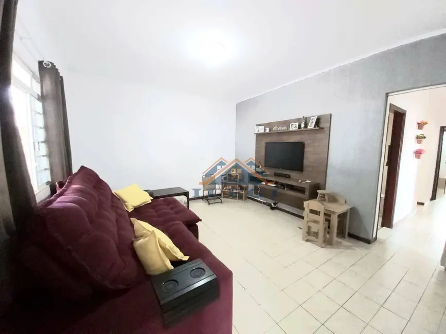 Foto 2 de Casa com 4 quartos à venda, 250m2 em Centro, Vinhedo - SP