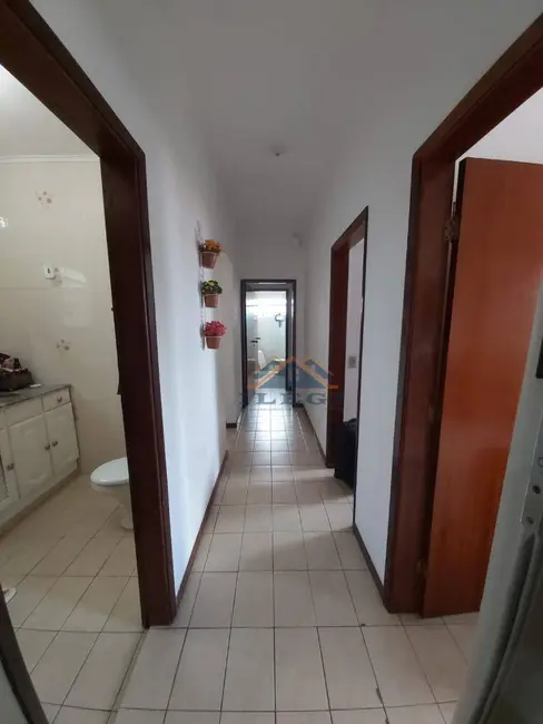 Foto 4 de Casa com 4 quartos à venda, 250m2 em Centro, Vinhedo - SP