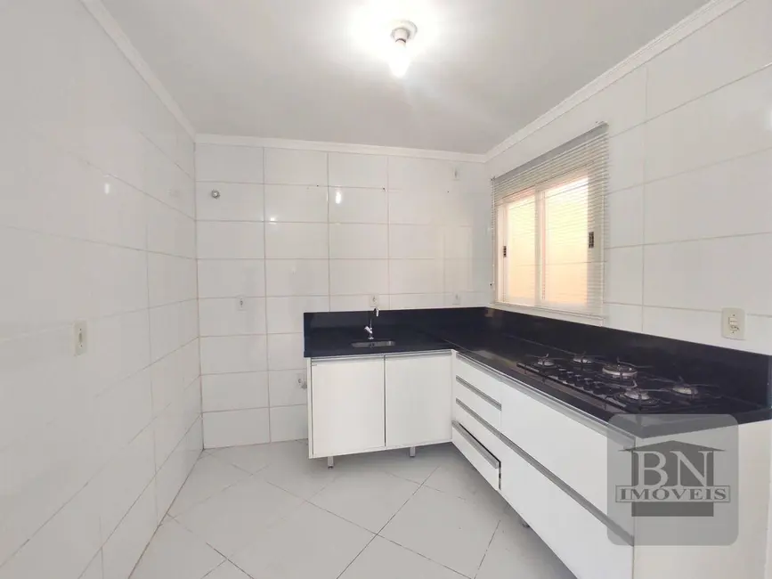 Foto 6 de Casa com 3 quartos para alugar, 125m2 em Santo Inácio, Santa Cruz Do Sul - RS