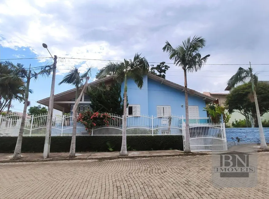 Foto 1 de Casa com 2 quartos à venda, 465m2 em Renascença, Santa Cruz Do Sul - RS