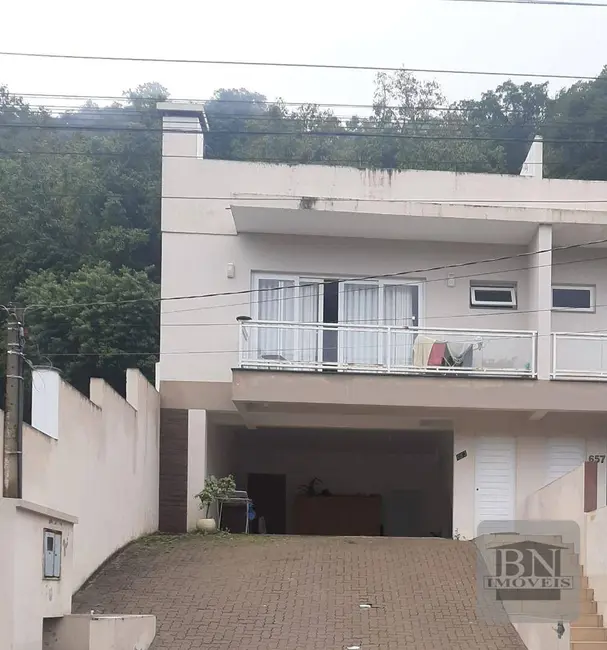 Foto 1 de Casa com 3 quartos à venda, 271m2 em Santo Inácio, Santa Cruz Do Sul - RS