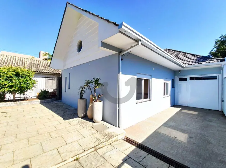 Foto 1 de Casa com 3 quartos para alugar, 390m2 em Avenida, Santa Cruz Do Sul - RS