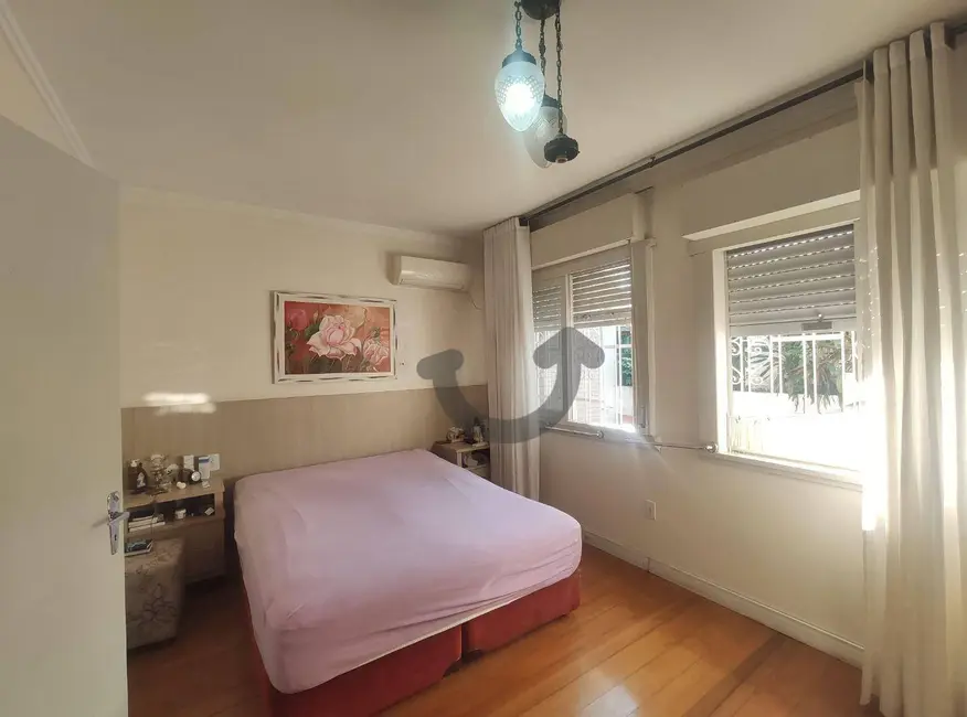 Casa com 4 quartos à venda, 662m2 em Centro, Santa Cruz Do Sul - RS - imagem 9 Foto 9 de Casa com 4 quartos à venda, 662m2 em Centro, Santa Cruz Do Sul - RS