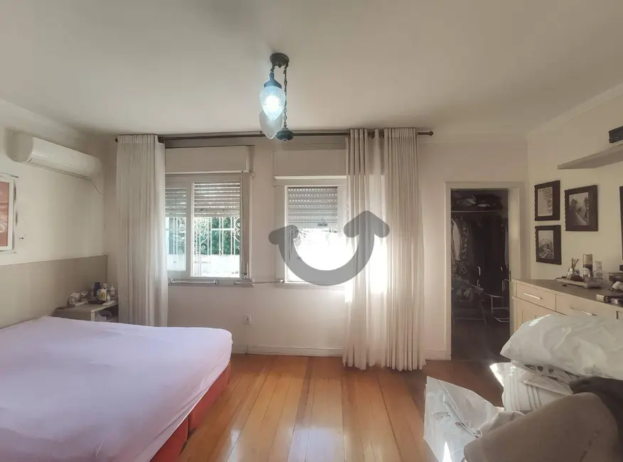 Casa com 4 quartos à venda, 662m2 em Centro, Santa Cruz Do Sul - RS - imagem 8 Foto 8 de Casa com 4 quartos à venda, 662m2 em Centro, Santa Cruz Do Sul - RS