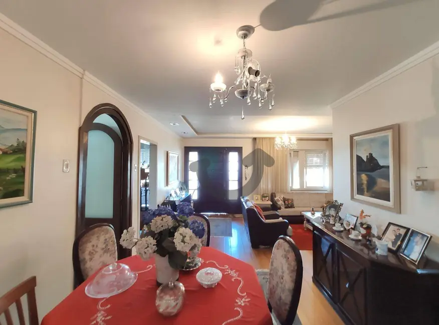 Casa com 4 quartos à venda, 662m2 em Centro, Santa Cruz Do Sul - RS - imagem 4 Foto 4 de Casa com 4 quartos à venda, 662m2 em Centro, Santa Cruz Do Sul - RS