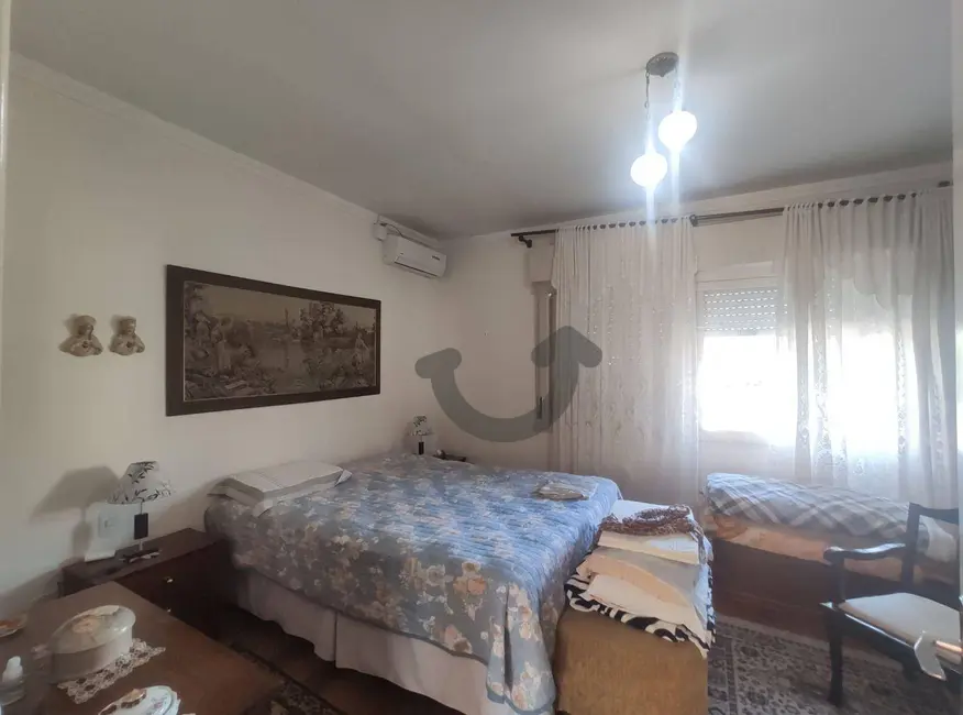 Casa com 4 quartos à venda, 662m2 em Centro, Santa Cruz Do Sul - RS - imagem 7 Foto 7 de Casa com 4 quartos à venda, 662m2 em Centro, Santa Cruz Do Sul - RS