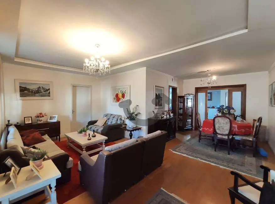 Foto 2 de Casa com 4 quartos à venda, 1090m2 em Centro, Santa Cruz Do Sul - RS