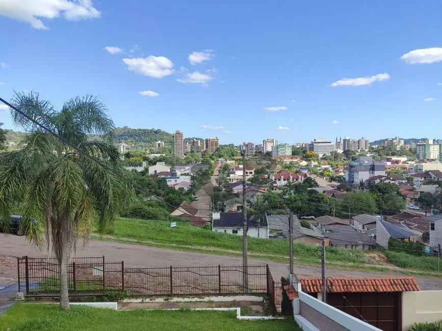 Foto 1 de Casa com 3 quartos à venda, 1007m2 em Santo Inácio, Santa Cruz Do Sul - RS