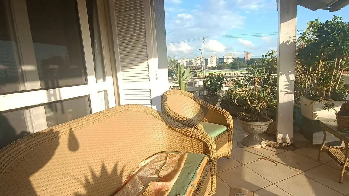 Casa com 5 quartos à venda, 337m2 em Avenida, Santa Cruz Do Sul - RS - imagem 3 Foto 3 de Casa com 5 quartos à venda, 337m2 em Avenida, Santa Cruz Do Sul - RS