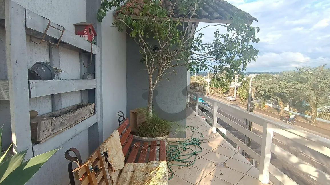 Foto 2 de Casa com 5 quartos à venda, 337m2 em Avenida, Santa Cruz Do Sul - RS