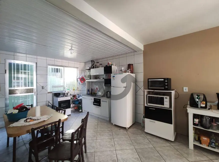 Casa com 4 quartos à venda, 160m2 em Santa Vitória, Santa Cruz Do Sul - RS - imagem 4 Foto 4 de Casa com 4 quartos à venda, 160m2 em Santa Vitória, Santa Cruz Do Sul - RS