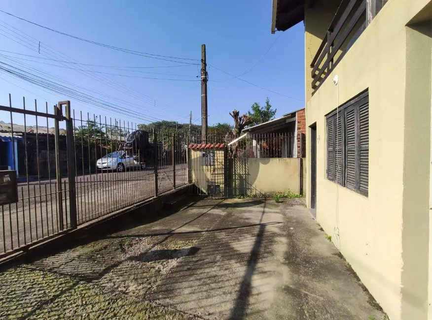 Casa com 4 quartos à venda, 160m2 em Santa Vitória, Santa Cruz Do Sul - RS - imagem 2 Foto 2 de Casa com 4 quartos à venda, 160m2 em Santa Vitória, Santa Cruz Do Sul - RS