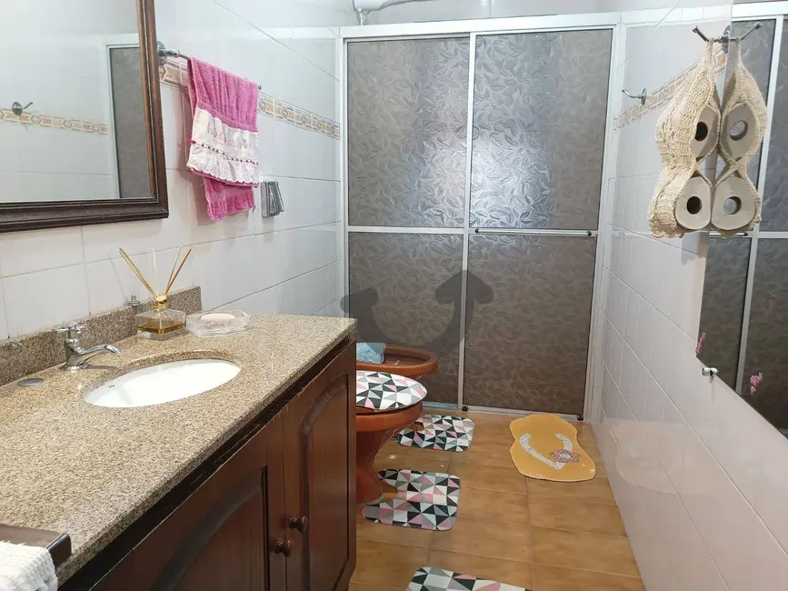 Casa com 3 quartos à venda, 338m2 em Várzea, Santa Cruz Do Sul - RS - imagem 9 Foto 9 de Casa com 3 quartos à venda, 338m2 em Várzea, Santa Cruz Do Sul - RS