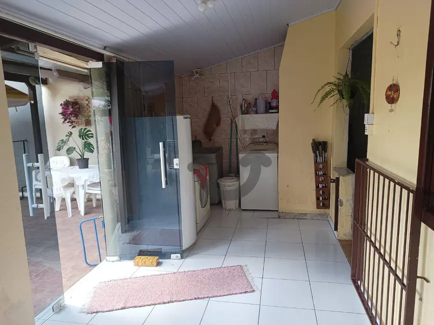 Casa com 3 quartos à venda, 338m2 em Várzea, Santa Cruz Do Sul - RS - imagem 5 Foto 5 de Casa com 3 quartos à venda, 338m2 em Várzea, Santa Cruz Do Sul - RS