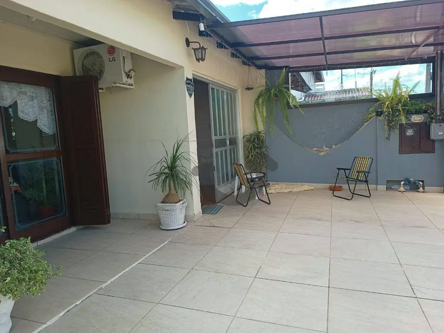 Foto 2 de Casa com 3 quartos à venda, 338m2 em Várzea, Santa Cruz Do Sul - RS