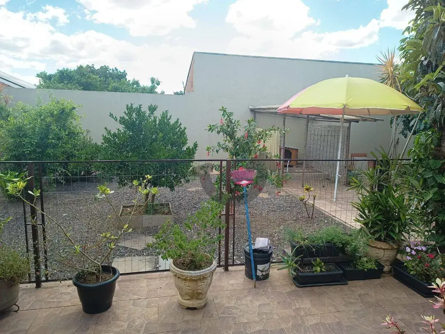 Casa com 3 quartos à venda, 338m2 em Várzea, Santa Cruz Do Sul - RS - imagem 4 Foto 4 de Casa com 3 quartos à venda, 338m2 em Várzea, Santa Cruz Do Sul - RS