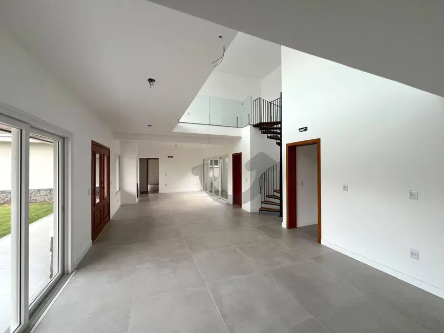 Casa de Condomínio com 3 quartos à venda, 392m2 em Country, Santa Cruz Do Sul - RS - imagem 7 Foto 7 de Casa de Condomínio com 3 quartos à venda, 392m2 em Country, Santa Cruz Do Sul - RS