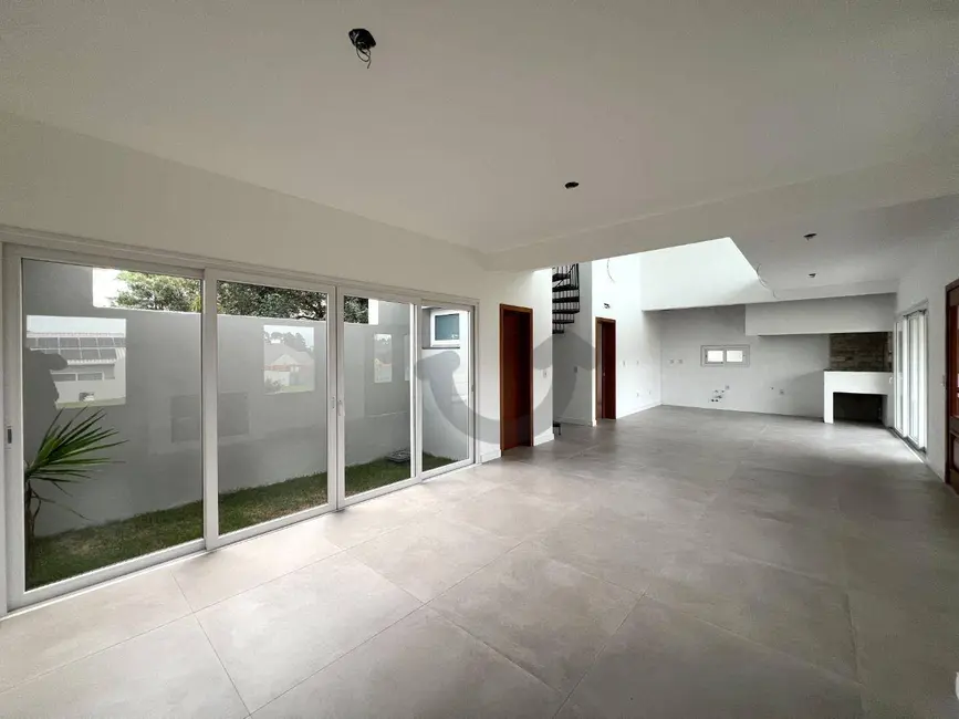 Casa de Condomínio com 3 quartos à venda, 392m2 em Country, Santa Cruz Do Sul - RS - imagem 9 Foto 9 de Casa de Condomínio com 3 quartos à venda, 392m2 em Country, Santa Cruz Do Sul - RS