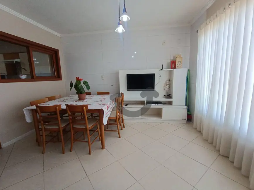 Casa com 2 quartos à venda, 792m2 em Avenida, Santa Cruz Do Sul - RS - imagem 3 Foto 3 de Casa com 2 quartos à venda, 792m2 em Avenida, Santa Cruz Do Sul - RS