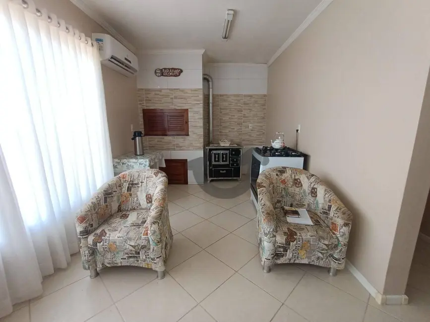 Casa com 2 quartos à venda, 792m2 em Avenida, Santa Cruz Do Sul - RS - imagem 4 Foto 4 de Casa com 2 quartos à venda, 792m2 em Avenida, Santa Cruz Do Sul - RS