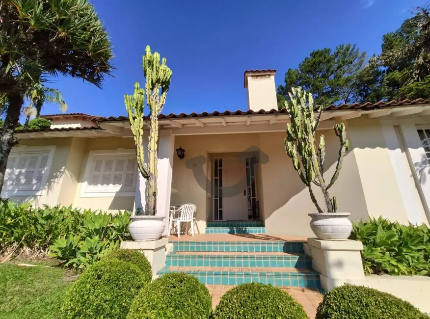 Casa com 3 quartos à venda, 1373m2 em Higienópolis, Santa Cruz Do Sul - RS - imagem 3 Foto 3 de Casa com 3 quartos à venda, 1373m2 em Higienópolis, Santa Cruz Do Sul - RS