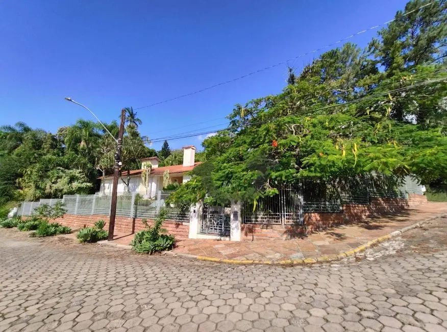 Foto 2 de Casa com 3 quartos à venda, 1373m2 em Higienópolis, Santa Cruz Do Sul - RS
