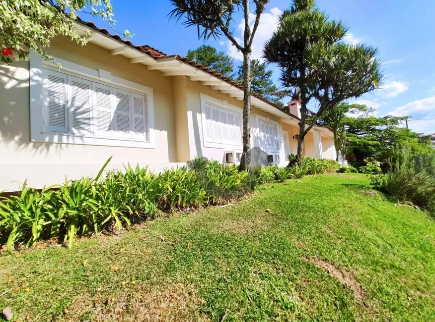 Casa com 3 quartos à venda, 1373m2 em Higienópolis, Santa Cruz Do Sul - RS - imagem 4 Foto 4 de Casa com 3 quartos à venda, 1373m2 em Higienópolis, Santa Cruz Do Sul - RS