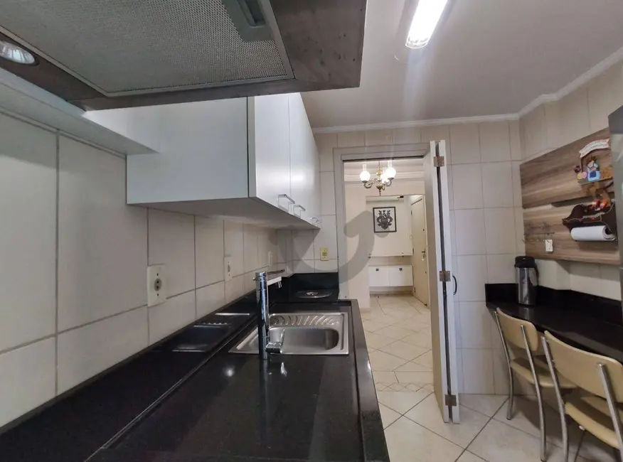 Apartamento com 3 quartos à venda, 161m2 em Centro, Santa Cruz Do Sul - RS - imagem 9 Foto 9 de Apartamento com 3 quartos à venda, 161m2 em Centro, Santa Cruz Do Sul - RS