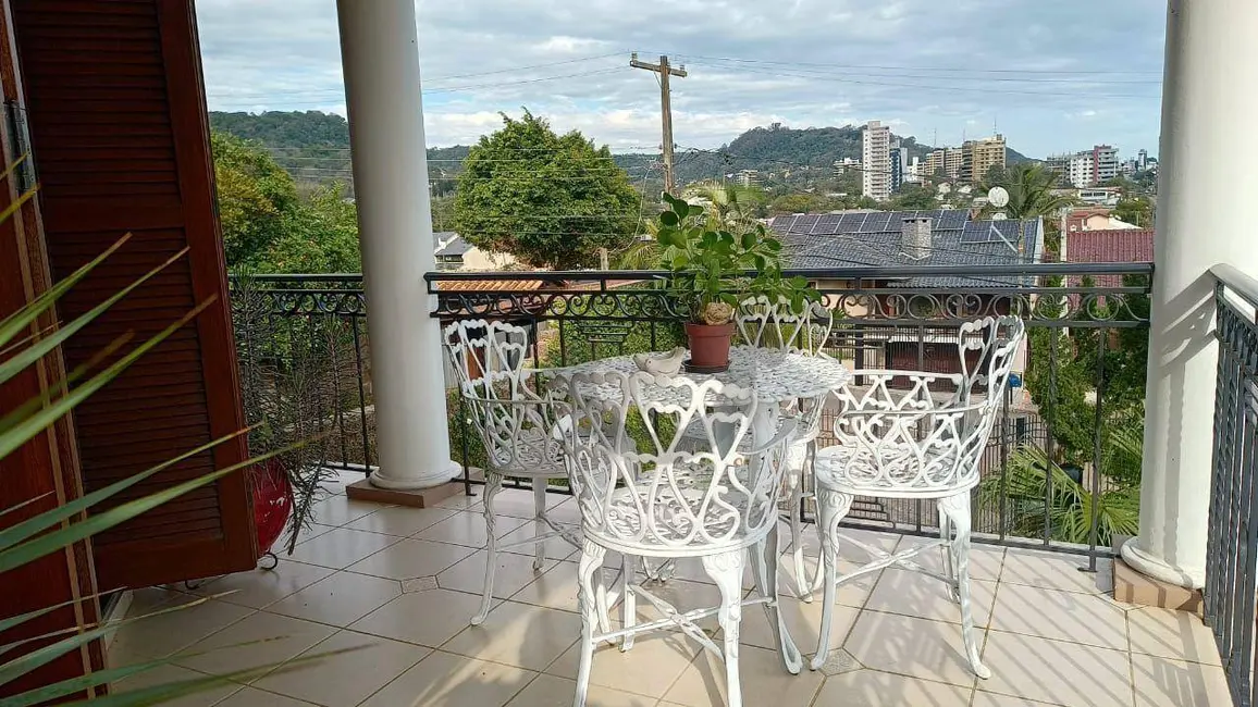 Foto 6 de Casa com 3 quartos à venda, 927m2 em Santo Inácio, Santa Cruz Do Sul - RS