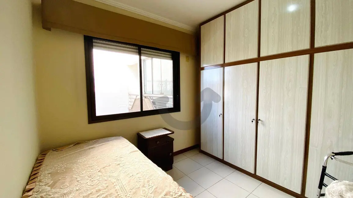Apartamento com 2 quartos para alugar, 180m2 em Centro, Santa Cruz Do Sul - RS - imagem 6 Foto 6 de Apartamento com 2 quartos para alugar, 180m2 em Centro, Santa Cruz Do Sul - RS