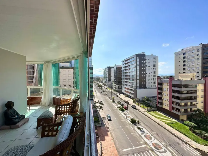 Foto 3 de Apartamento com 4 quartos à venda, 215m2 em Capao Da Canoa - RS