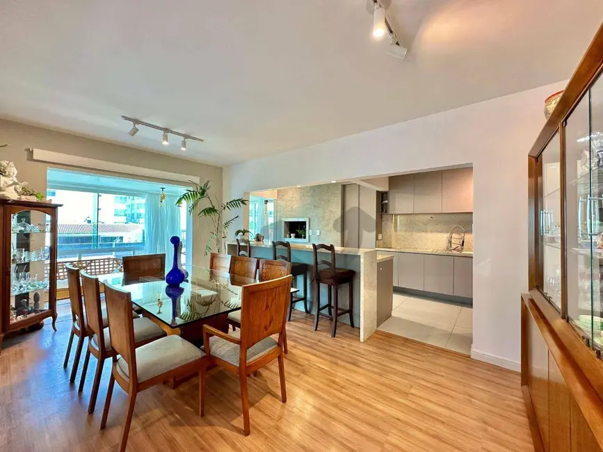 Foto 8 de Apartamento com 4 quartos à venda, 215m2 em Capao Da Canoa - RS