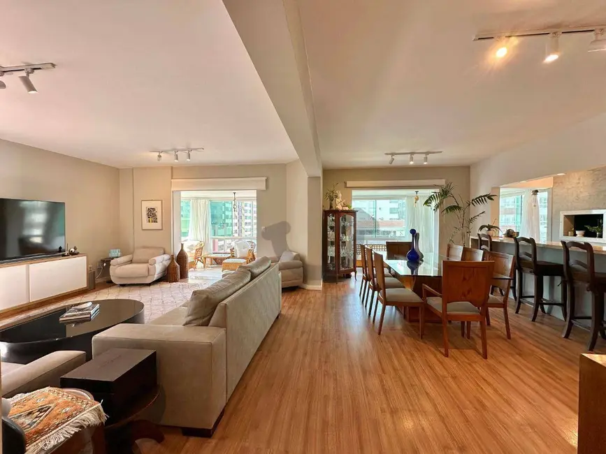 Foto 7 de Apartamento com 4 quartos à venda, 215m2 em Capao Da Canoa - RS