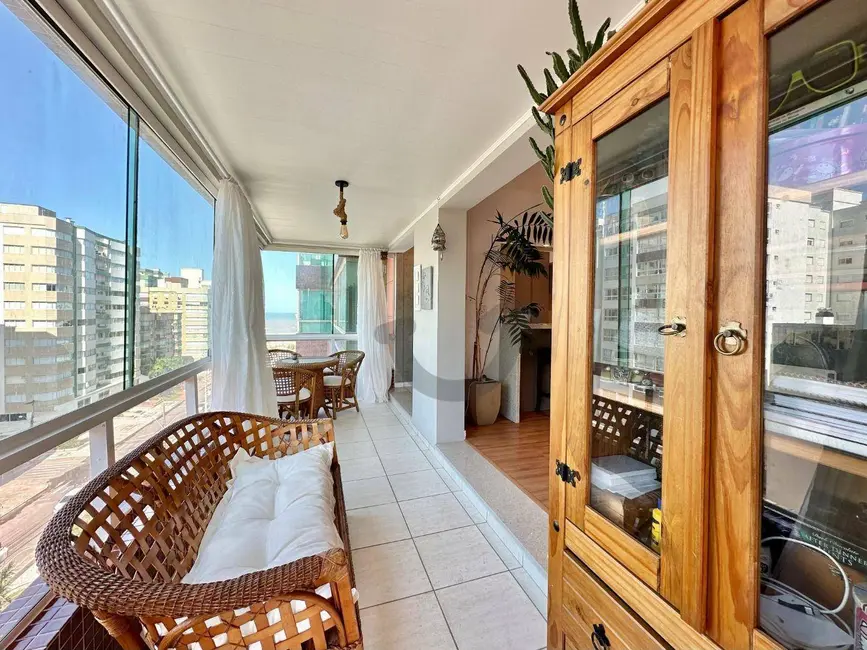 Foto 4 de Apartamento com 4 quartos à venda, 215m2 em Capao Da Canoa - RS