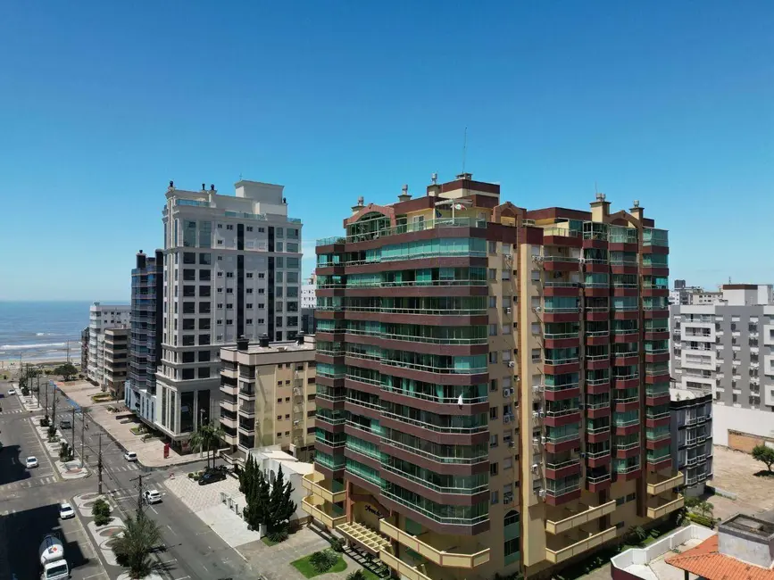 Foto 1 de Apartamento com 4 quartos à venda, 215m2 em Capao Da Canoa - RS