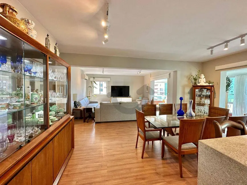 Foto 6 de Apartamento com 4 quartos à venda, 215m2 em Capao Da Canoa - RS