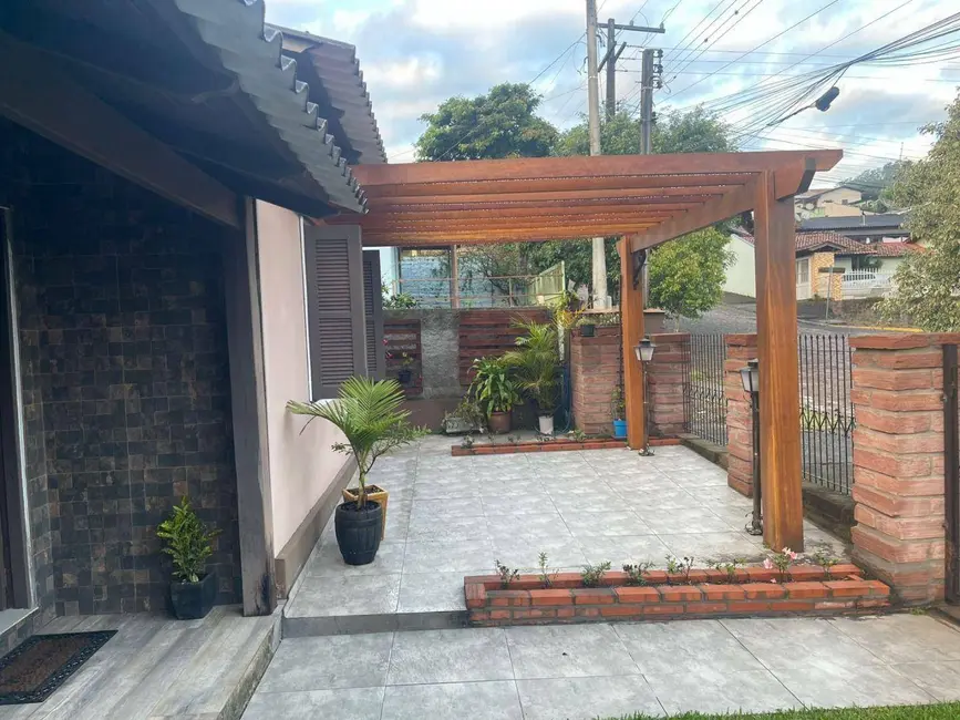 Foto 3 de Casa com 3 quartos à venda, 378m2 em São João, Santa Cruz Do Sul - RS