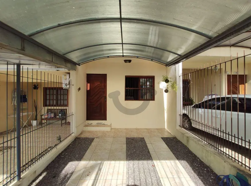 Foto 2 de Casa com 2 quartos à venda, 60m2 em Santa Cruz Do Sul - RS