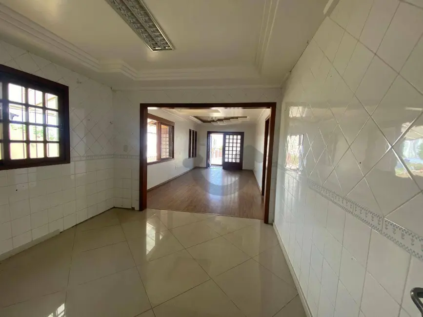 Foto 9 de Casa com 4 quartos para alugar, 312m2 em Santo Inácio, Santa Cruz Do Sul - RS