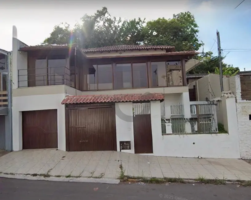 Foto 1 de Casa com 4 quartos para alugar, 312m2 em Santo Inácio, Santa Cruz Do Sul - RS