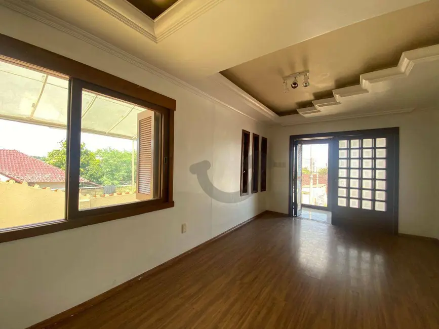 Foto 4 de Casa com 4 quartos para alugar, 312m2 em Santo Inácio, Santa Cruz Do Sul - RS