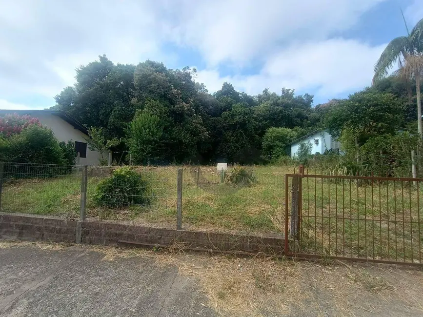 Foto 1 de Terreno / Lote à venda, 516m2 em Santa Cruz Do Sul - RS