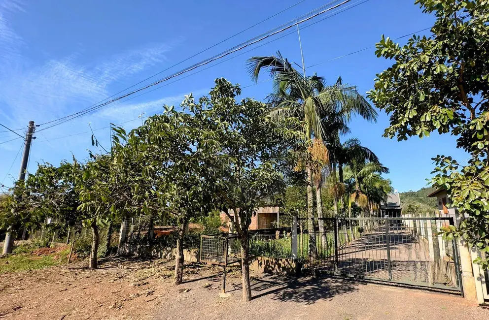 Casa com 2 quartos à venda, 1007m2 em Santa Cruz Do Sul - RS - imagem 3 Foto 3 de Casa com 2 quartos à venda, 1007m2 em Santa Cruz Do Sul - RS