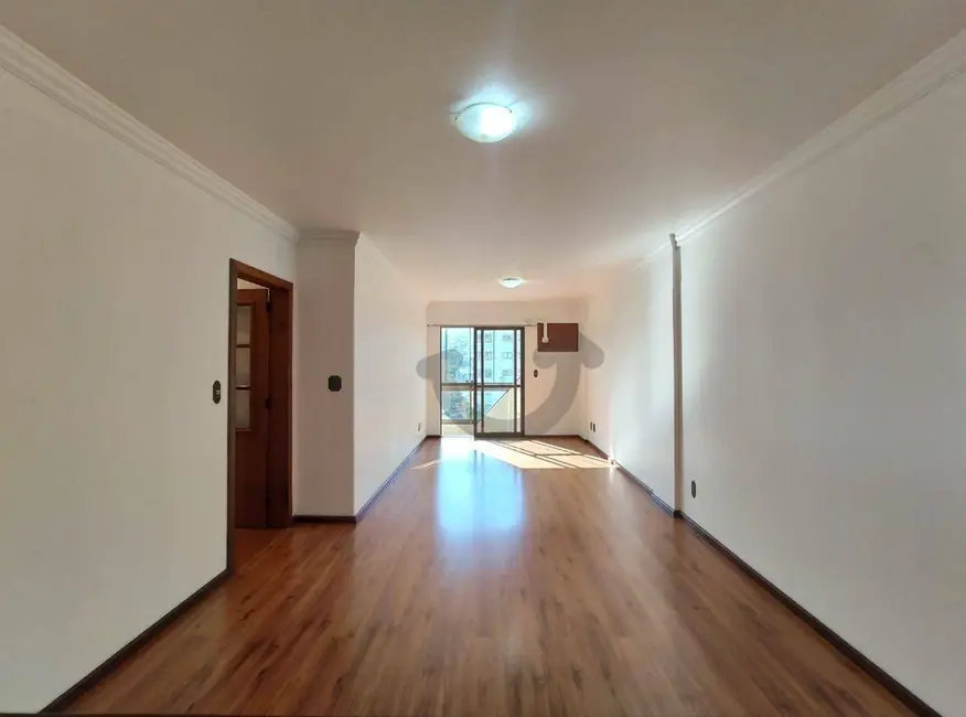Apartamento com 3 quartos para alugar, 172m2 em Centro, Santa Cruz Do Sul - RS - imagem 2 Foto 2 de Apartamento com 3 quartos para alugar, 172m2 em Centro, Santa Cruz Do Sul - RS