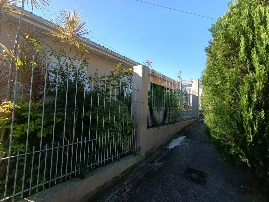 Foto 1 de Casa com 2 quartos à venda, 210m2 em Santa Cruz Do Sul - RS